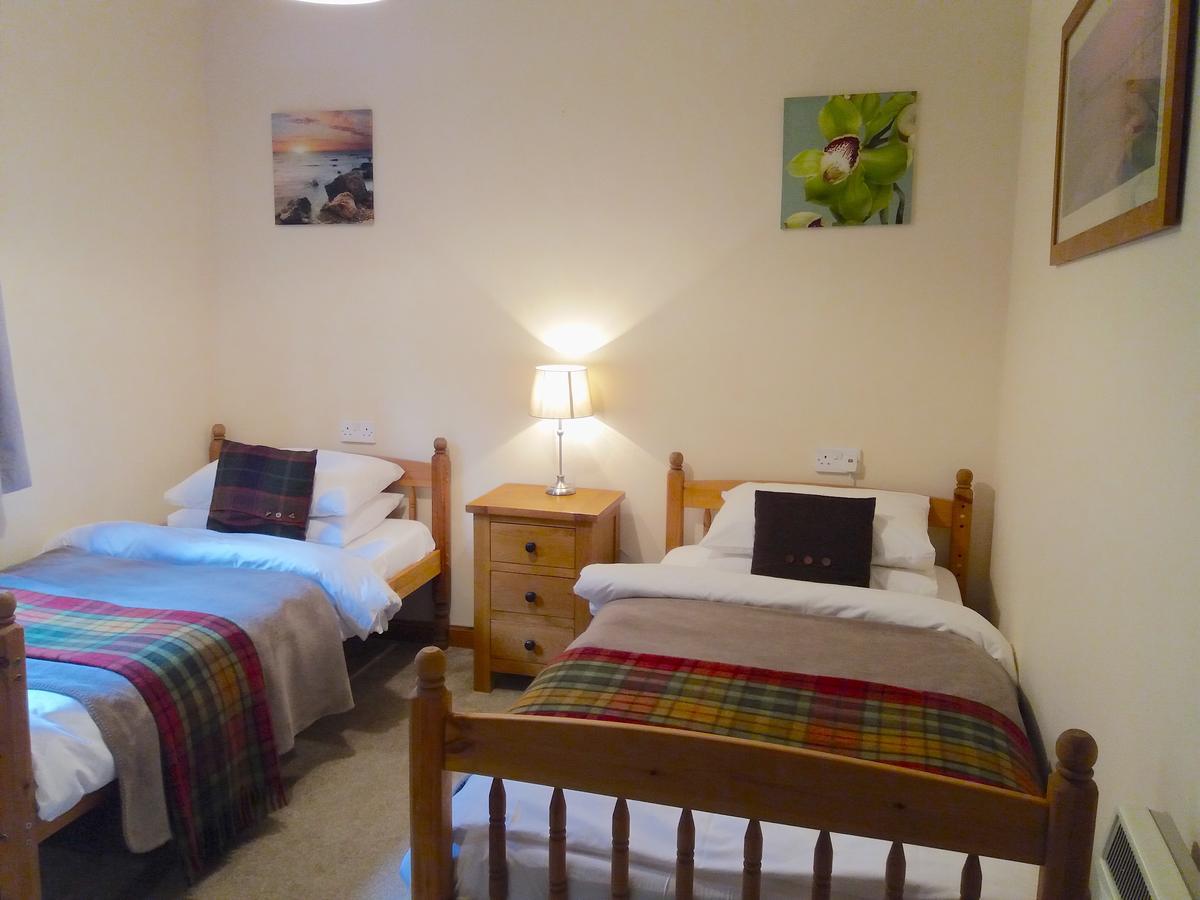 Loch Ness Highland Cottages With Partial Loch View Invermoriston Zewnętrze zdjęcie